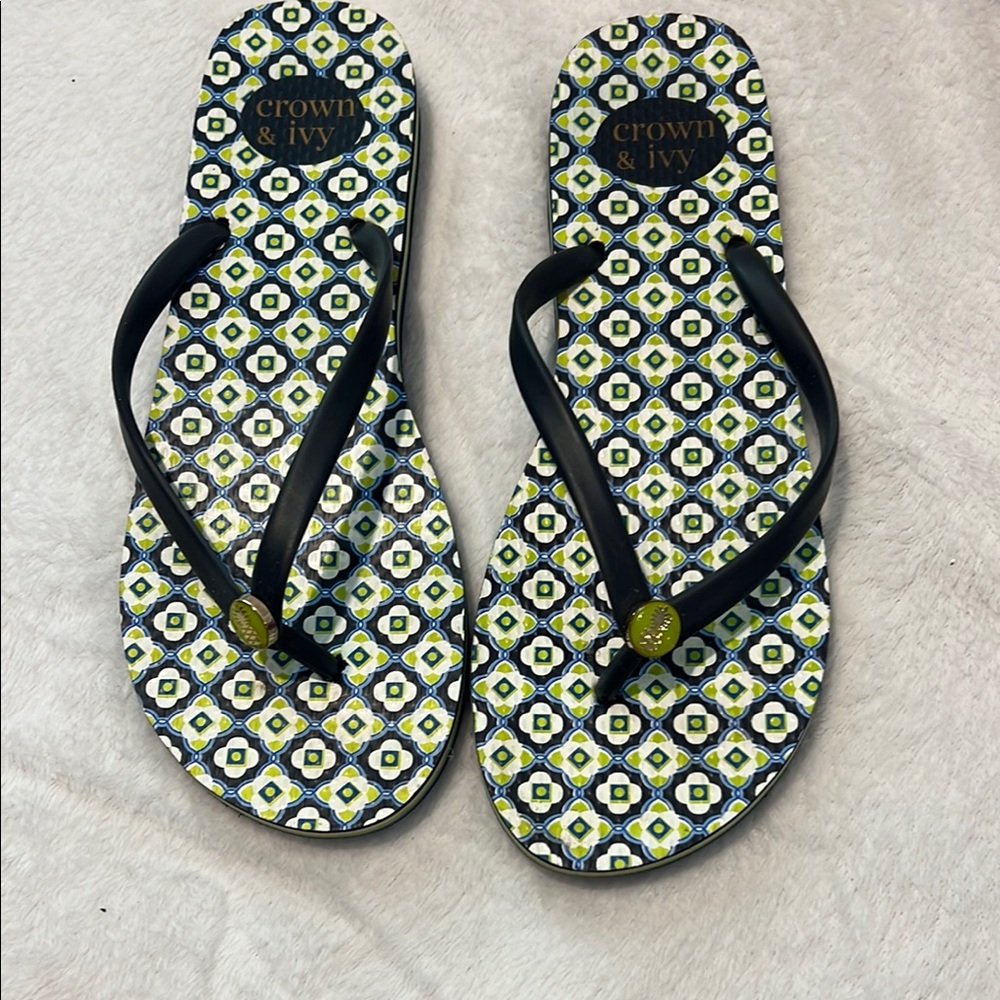 Crown & Ivy Black and Green Sandals Geometric Design